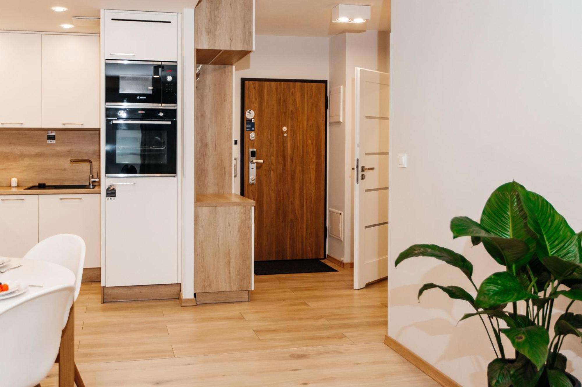 Maya'S Flats & Resorts 42 - Swietej Barbary Гданск Екстериор снимка