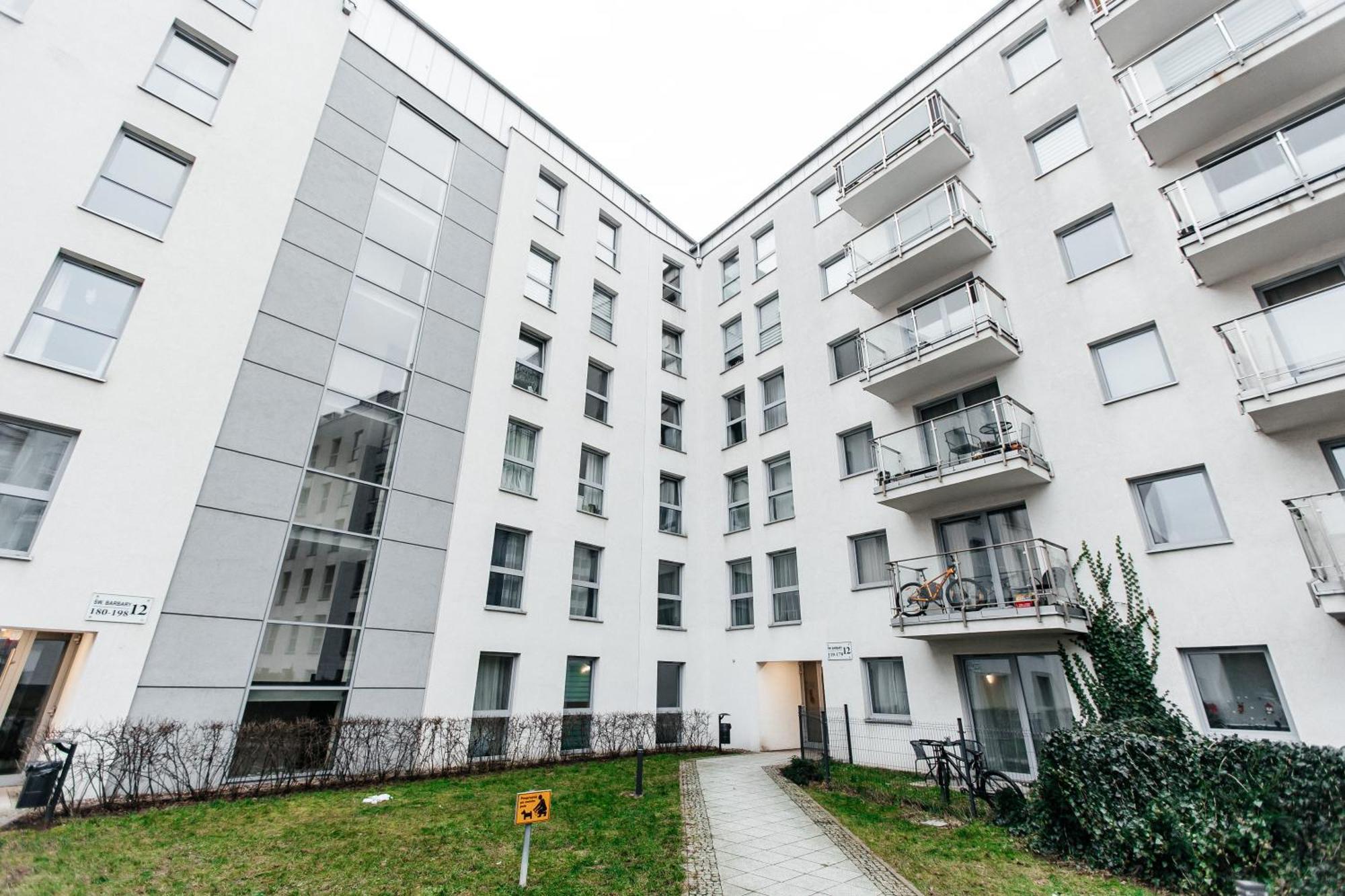 Maya'S Flats & Resorts 42 - Swietej Barbary Гданск Екстериор снимка