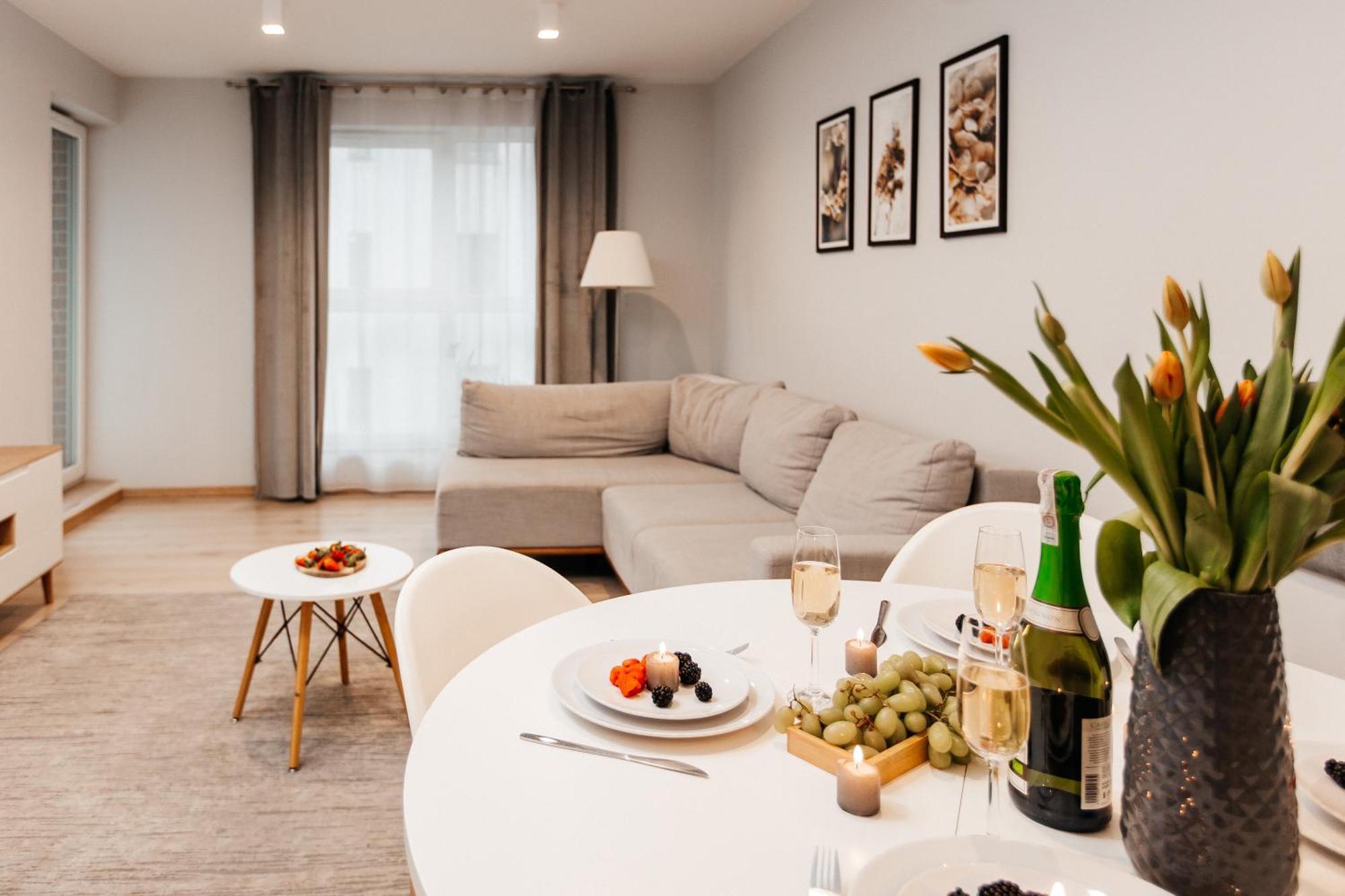 Maya'S Flats & Resorts 42 - Swietej Barbary Гданск Екстериор снимка