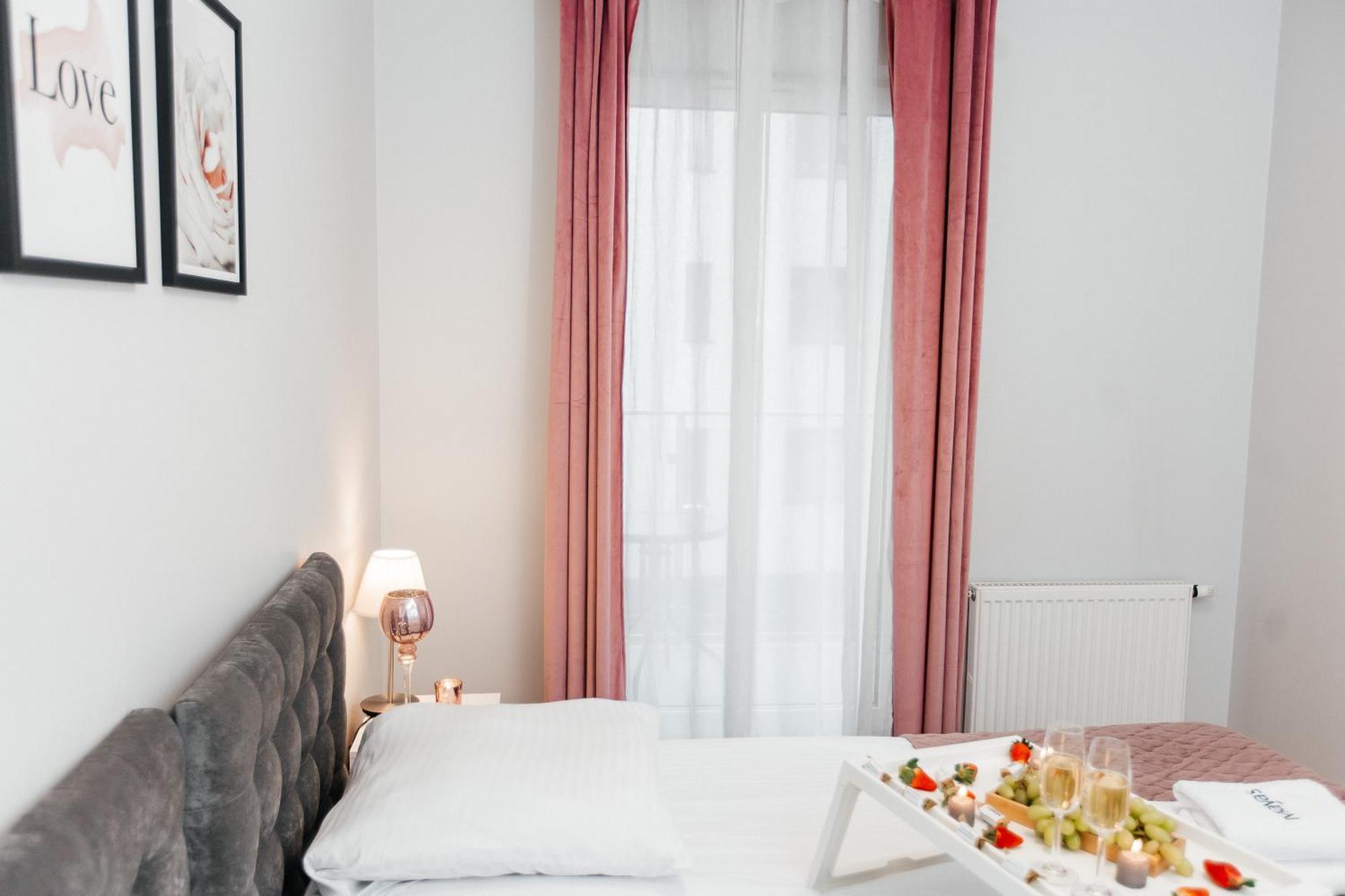 Maya'S Flats & Resorts 42 - Swietej Barbary Гданск Екстериор снимка